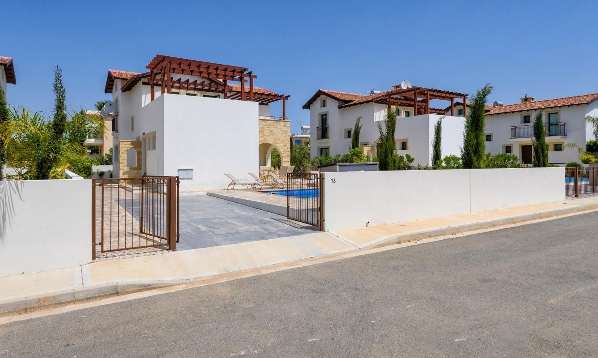 Kymma Villa #16 أيا نابا الغرفة الصورة