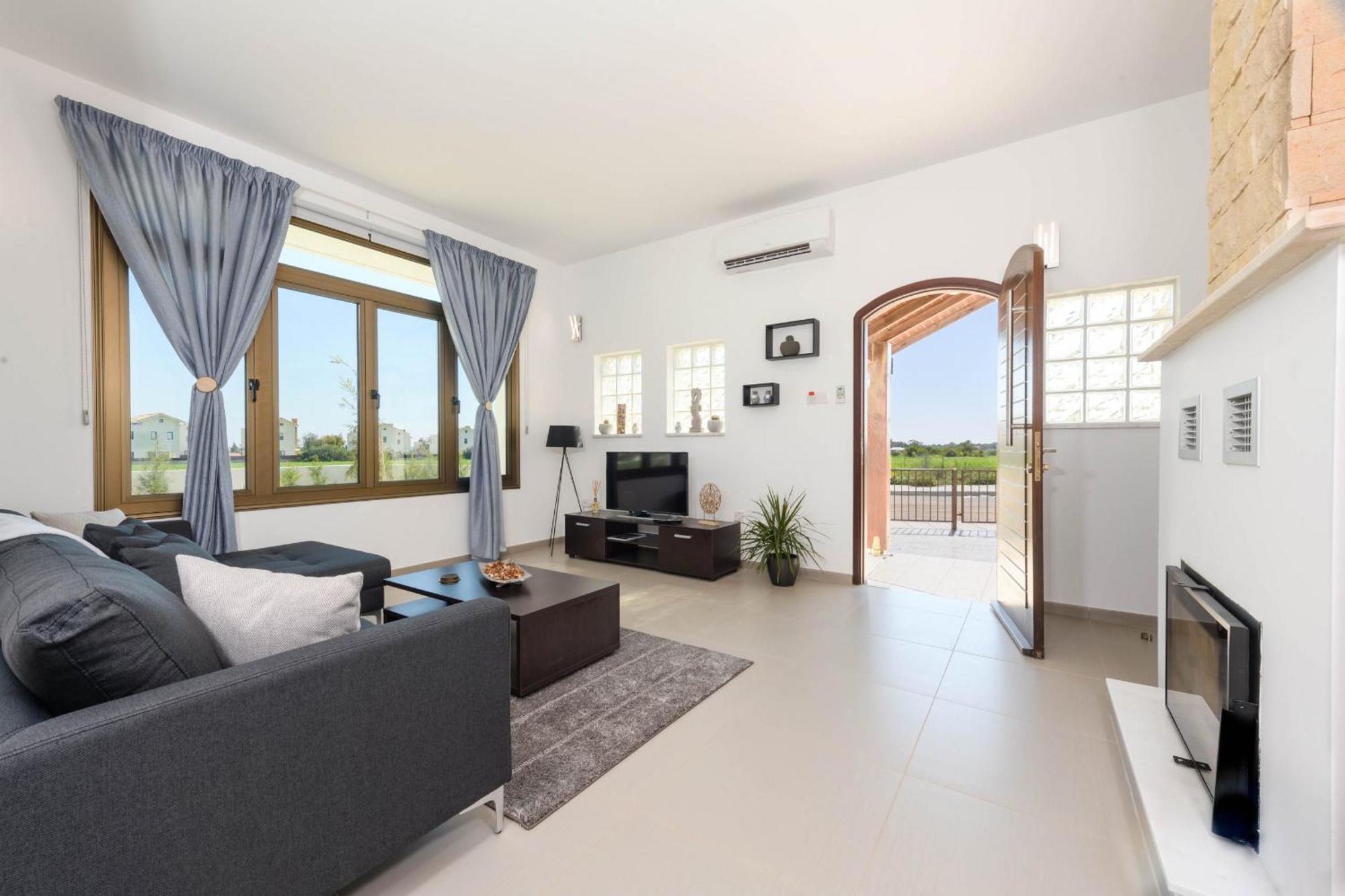 Kymma Villa #16 أيا نابا الغرفة الصورة